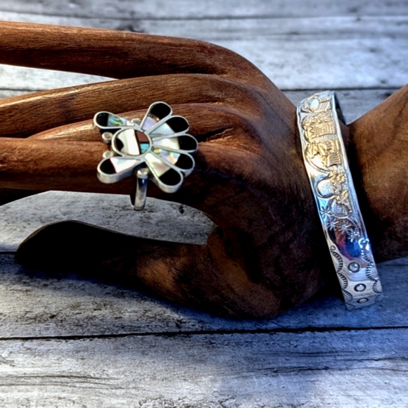 Vintage Navajo Signed Sterling & 12k Gold Storyteller Cuff Bracelet - Picture 9 of 10